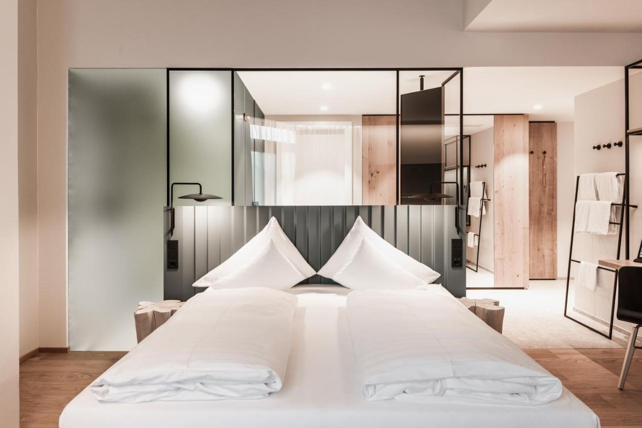 Goldenes Schiff 4*