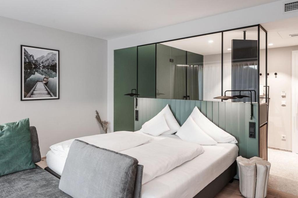 Goldenes Schiff 4*
