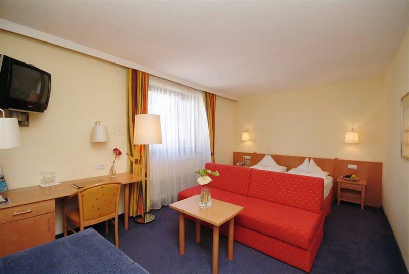 Hotel Goldenes Schiff 4*