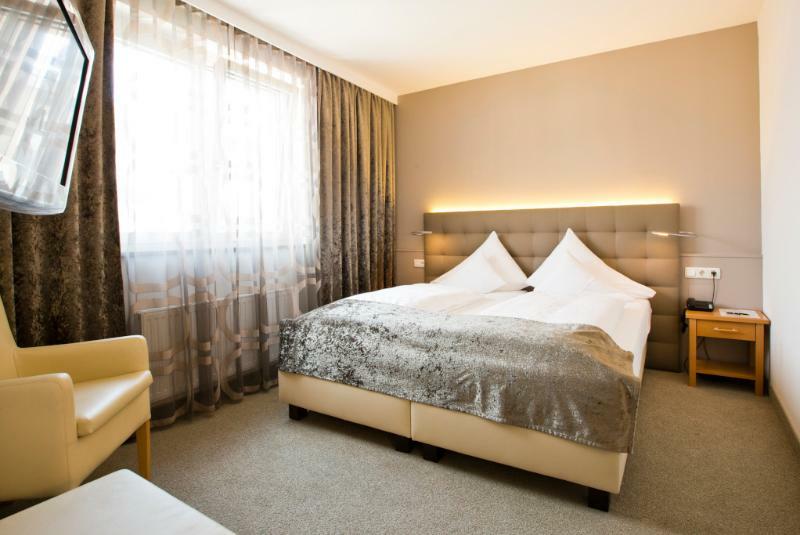Hotel Stadthotel Goldenes Schiff 4*