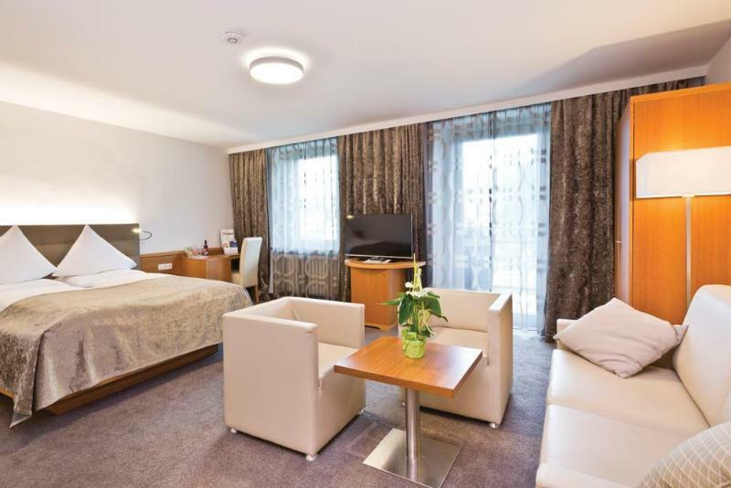 Goldenes Schiff 4*